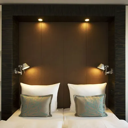 Hotel One Berlin-spittelmarkt 3*